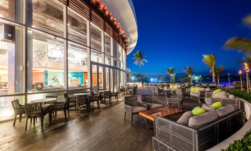 Image 18: ✈ 4-Day Puerto Rico Vacation at Caribe Hilton w/ Air & F&B Credit