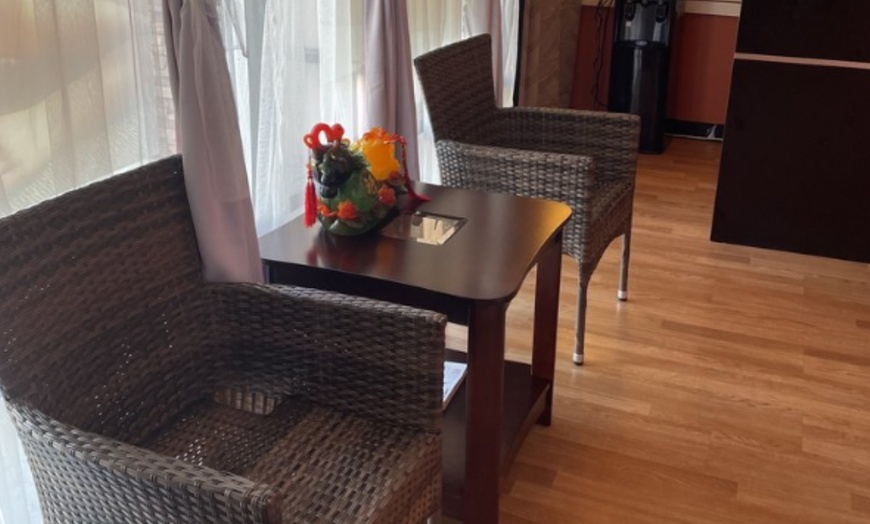 Image 4: Relax with 60 or 90-Minute Swedish Massage with 30-Minute Cupping