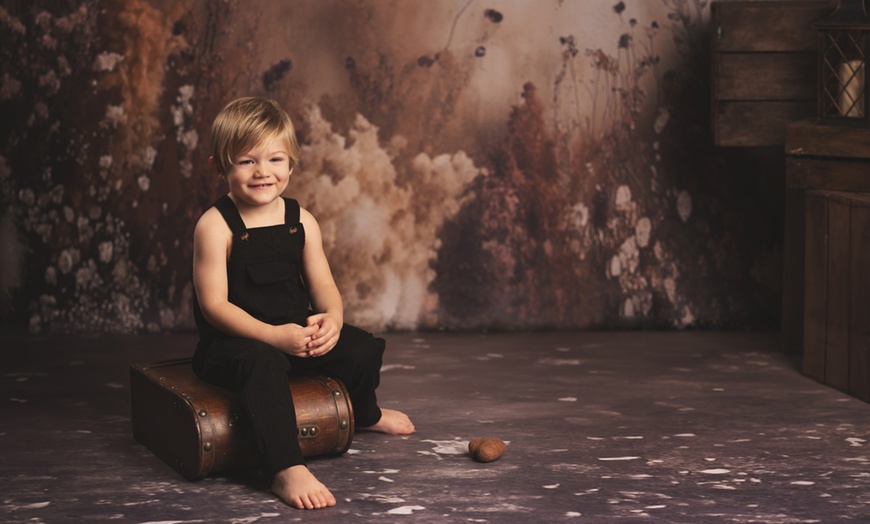 Image 2: Child or Sibling Photoshoot for a Lasting Moment! 