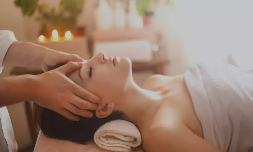 Réflexologie plantaire ou Kobido : éveil du corps, éclat du visage