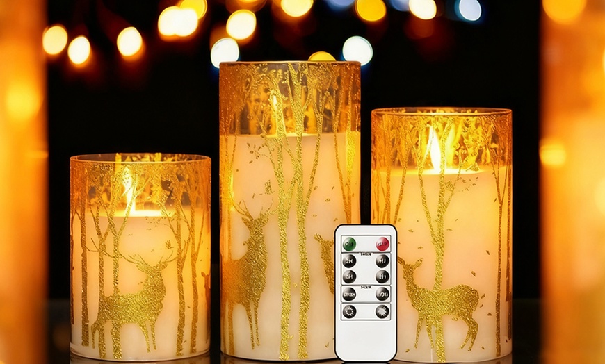 Image 5: Three Pieces of LED Electronic Candle Lights with Elegant Elk Design