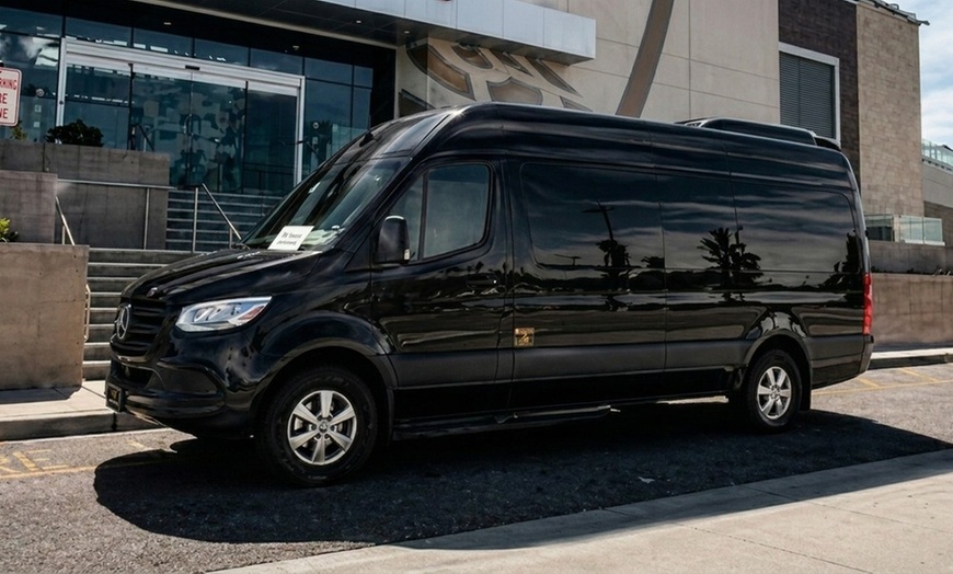 Image 2: Private Luxury Sightseeing Tour for NYC