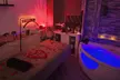 Cabina romántica con infusión, globos, pétalos, bombones, champán, aromaterapia e hidromasaje, ahorra hasta 64% - Second Medium