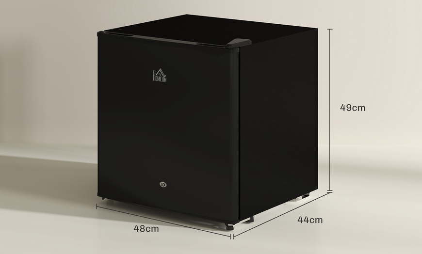 Image 8: HomCom 46L Lockable Countertop Fridge