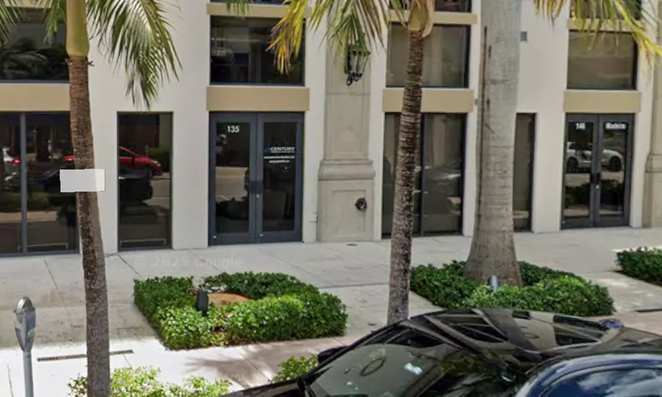 Classic, Hybrid or Volume Eyelash Extensions at Kiwi And Co Beauty Bar (Up to 63% Off) - Second Medium