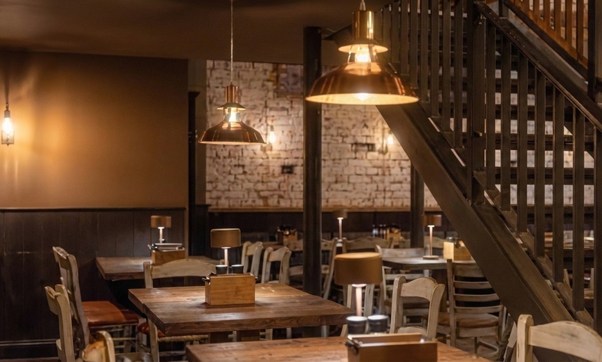 Image 2: Premium-Tapas nach Wahl inklusive Salsa und Brot