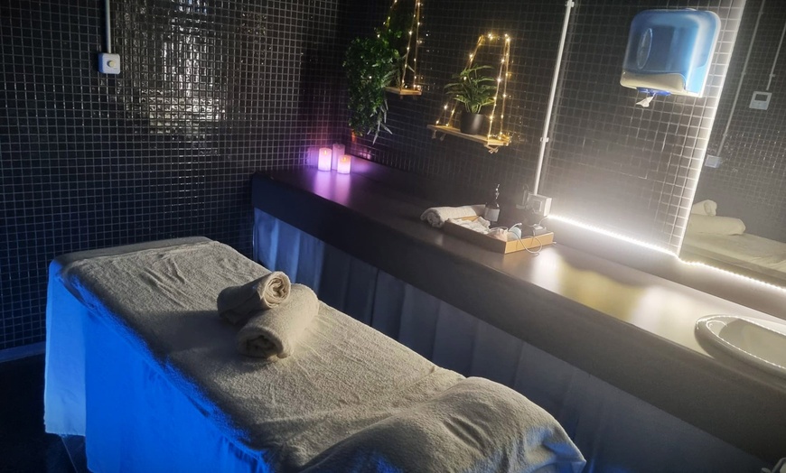 Image 5: 1 o 2 sesiones de masaje relajante de 45 o 60 minutos para 1 persona