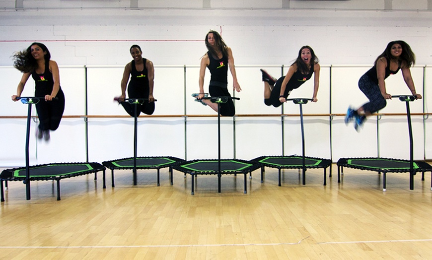 Image 3: Five Trampoline Jumping Classes