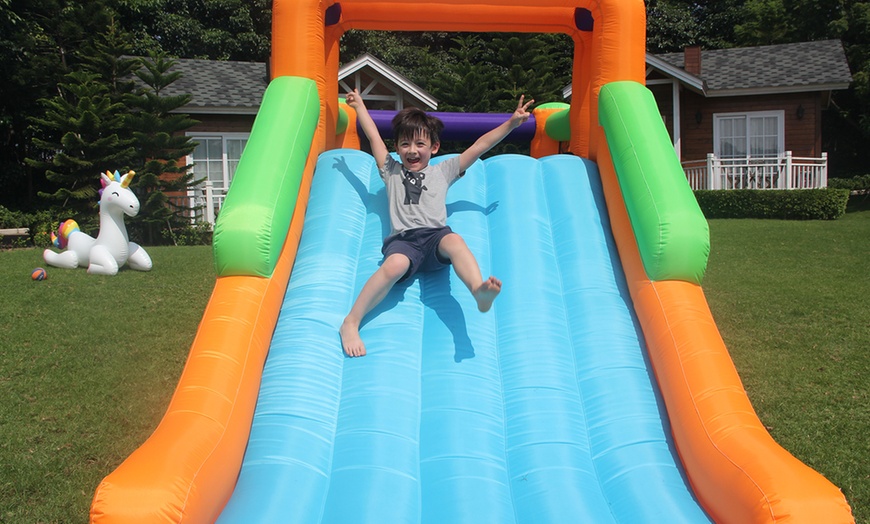 Image 4: Opblaasbaar springkasteel voor kinderen