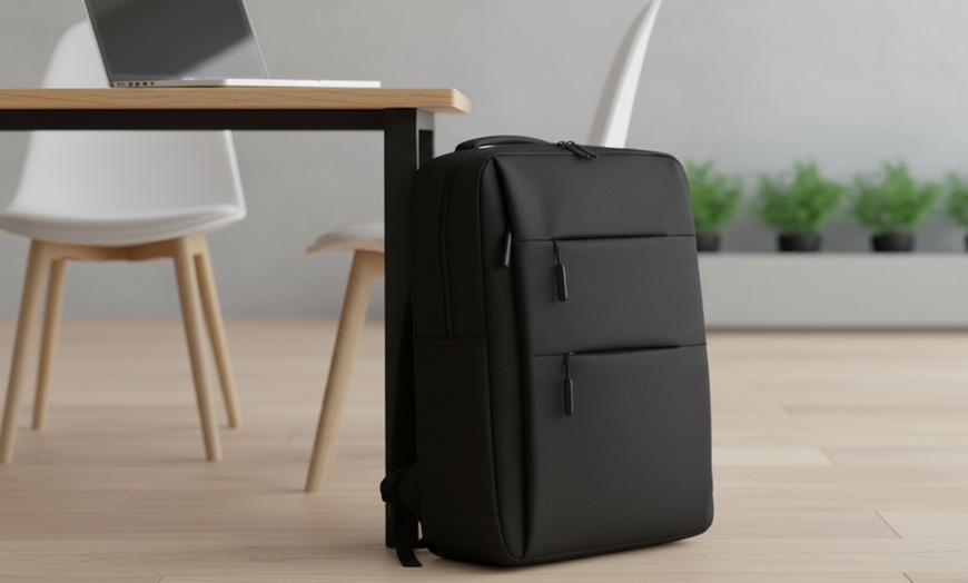 Image 1: Zaino porta PC con ricarica USB