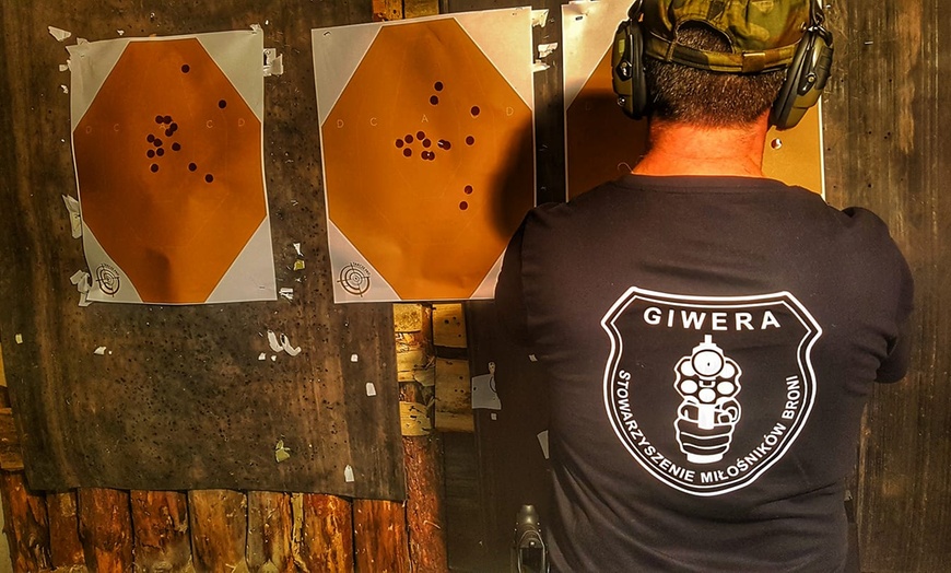 Image 5: Godzina emocji na krytej strzelnicy: wynajęcie toru na 1 godz.