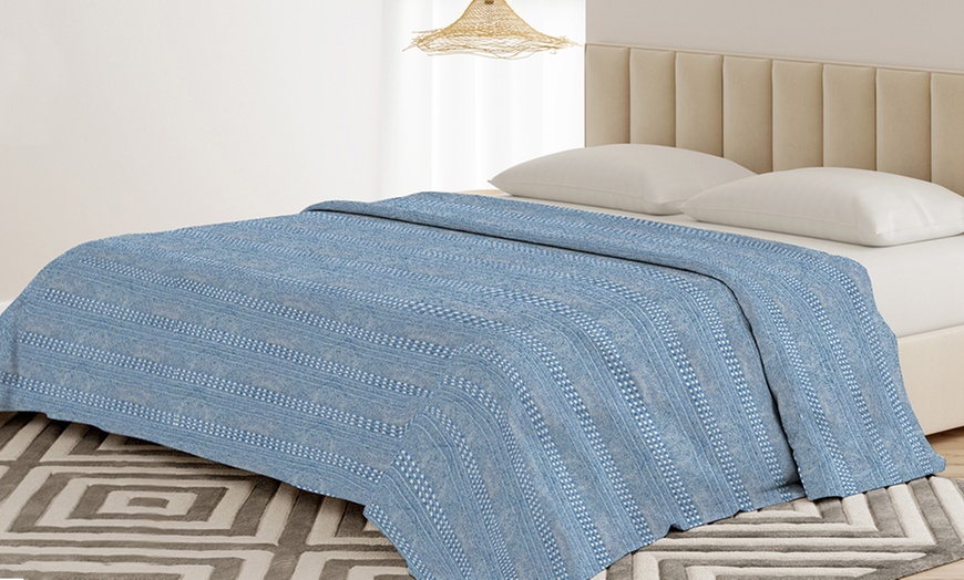 Image 55: Bankhoes en sprei van gerecycled katoen