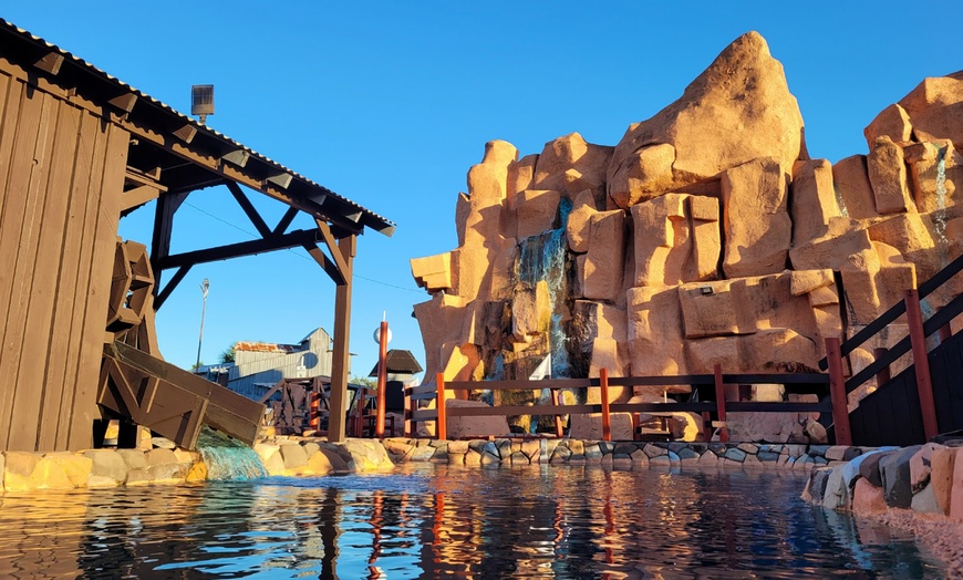 Image 2: Mini Golf for 1, 2, or 4 People at Bonanza Golf