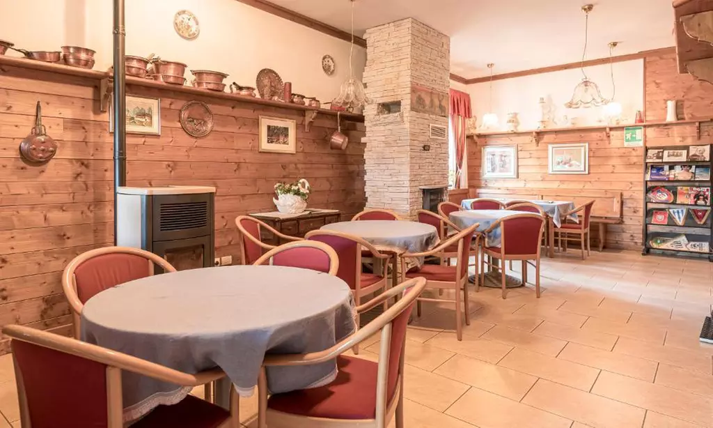 Asiago: camera doppia o matrimoniale con colazione o mezza pensione