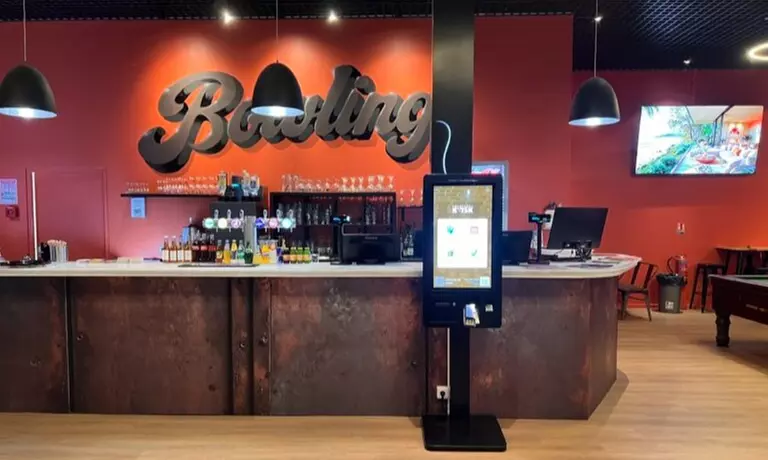 Défiez vos proches avec une partie de bowling pour 2 ou 4 personnes