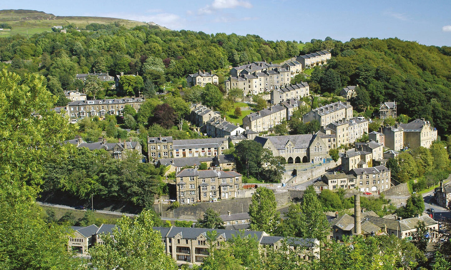 West Yorkshire, Hebden Bridge: 4* Apartment Stay with Breakfast & Prosecco