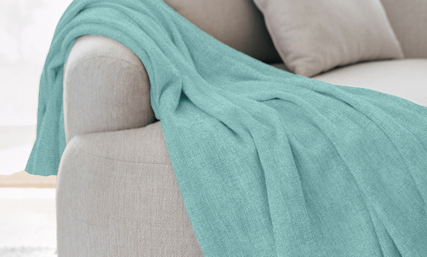 Image 6: Decorative Multi-Purpose Fabric Throw 