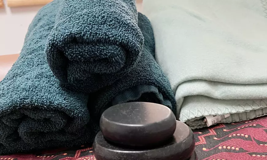 Image 2: Ontspan met Balinese & hotstone massage in Winterswijk