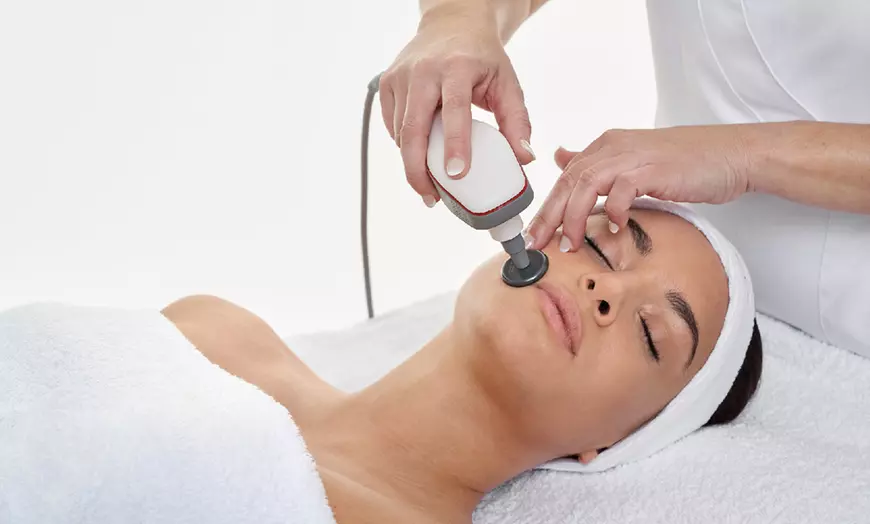 Image 18: Tratamiento facial reafirmante con colágeno, alginato o Indiba kobido