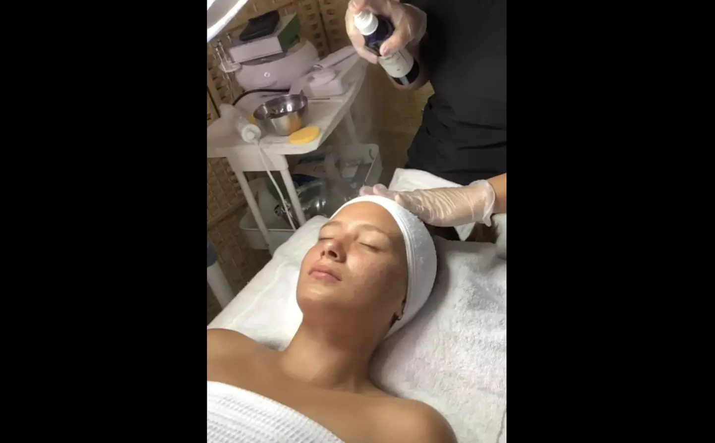 Hydrafacial w/ Hydro Nutrition Mask Or Extraction, LED Light Therapy & Optional Vitamin Infusion (Up to 23% Off) - Primary Image