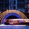Image 2: Naviguez sur les canaux illuminés au Festival des lumières d'Amsterdam
