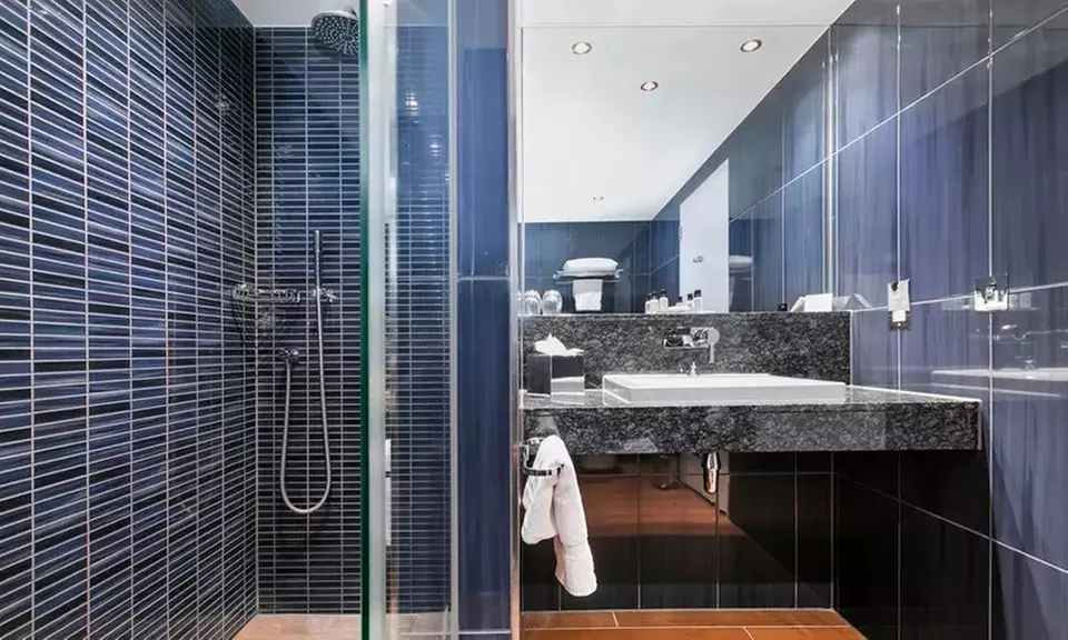 Surrey: Trackside 4* Spa break with Breakfast, Dinner, Prosecco