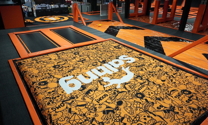 Image 8: ¡Saltos y diversión! Acceso a Salting para hasta 2 adultos y 2 niños