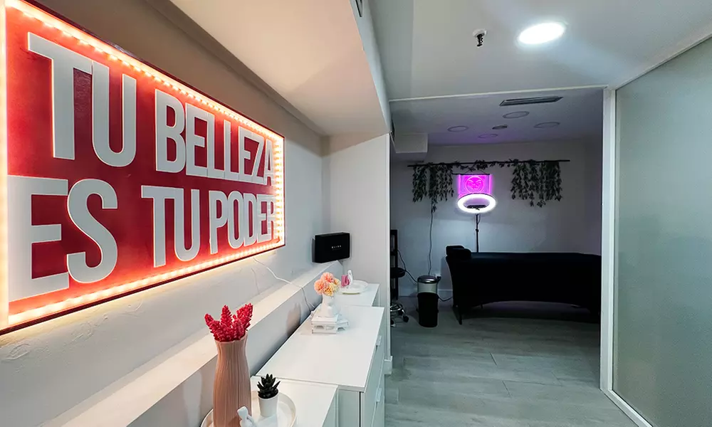 Limpieza facial con extracción, exfoliación y mascarilla hidratante