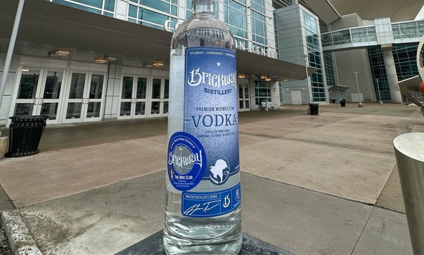 Image 9: Cocktails or 16 oz Beers & 1-L Bottles of Vodka to Take Home