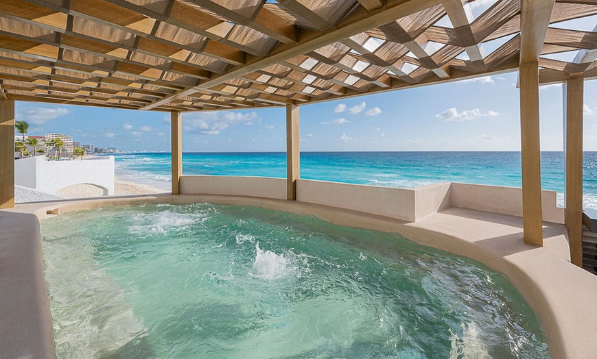 Image 17: 5-Star All-Inclusive Beachfront Stay 