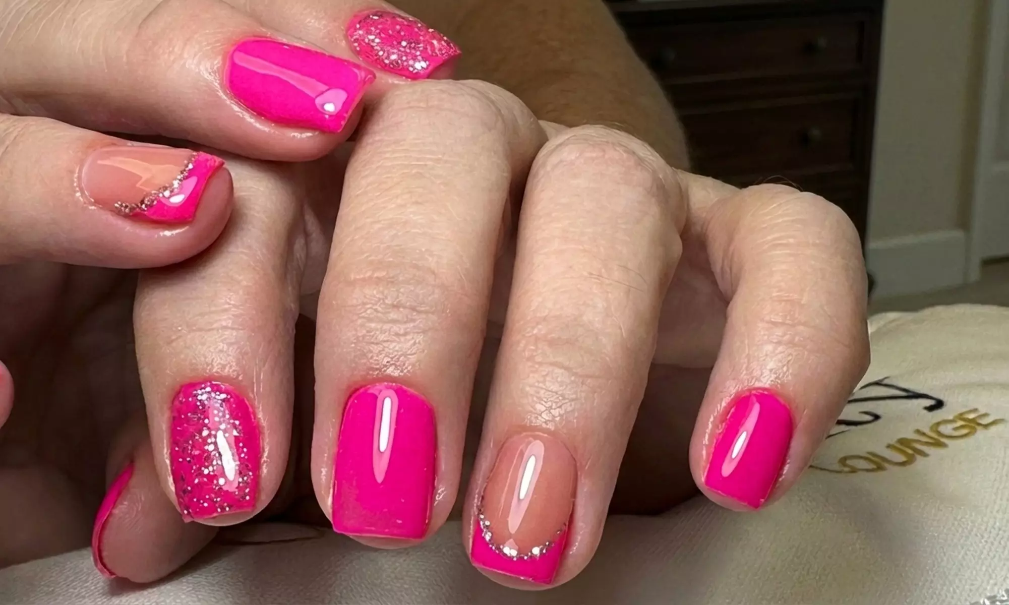 Mani & Pedi Normal/ or Manicure Gel Polish,  Acrílico or Extentions