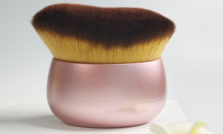 Image 7: Body Makeup Brush