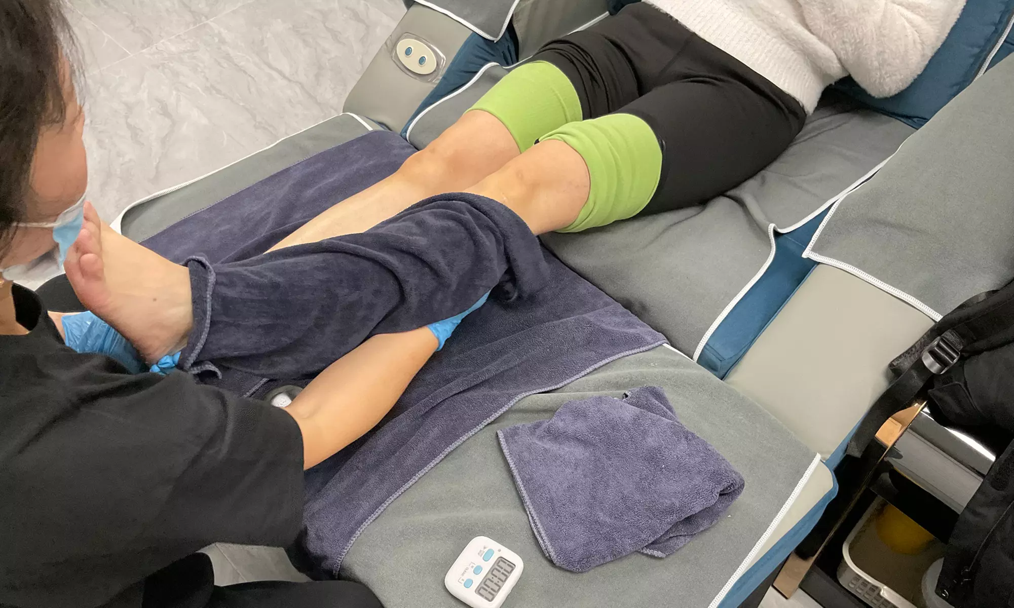 Unwind and Relax with 30 or 60-Minute Foot Spa at Family foot spa