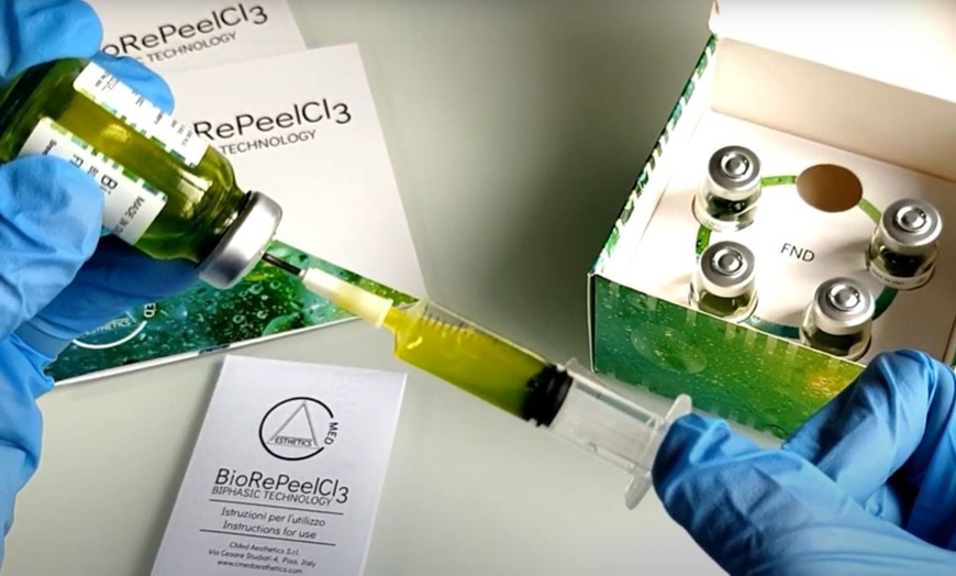 Image 2: Get 1x, 3x, or 5x Chemical Peel Session for Face, Neck & Decolletage