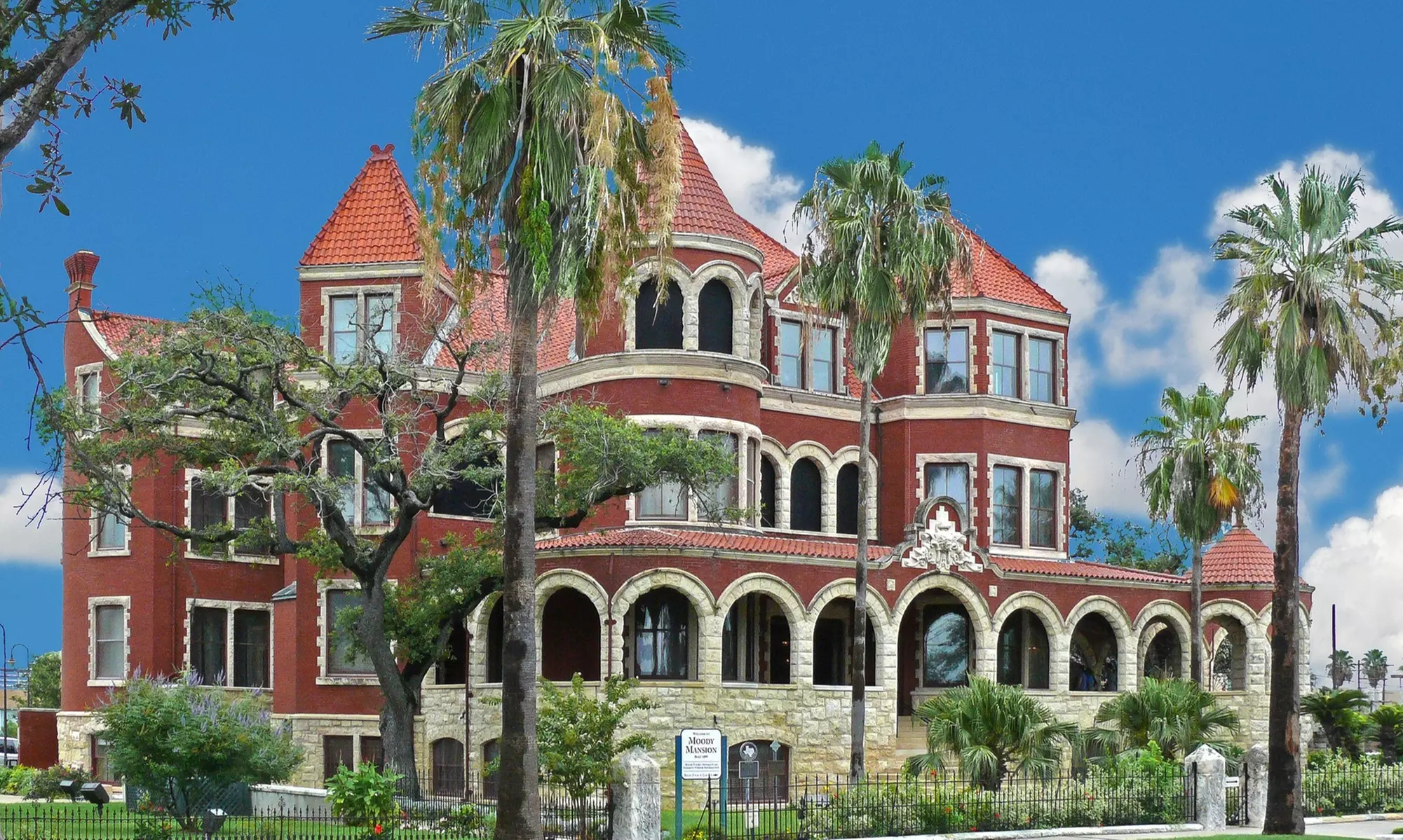 45-Minute Historic Galveston Island Bus Tour 