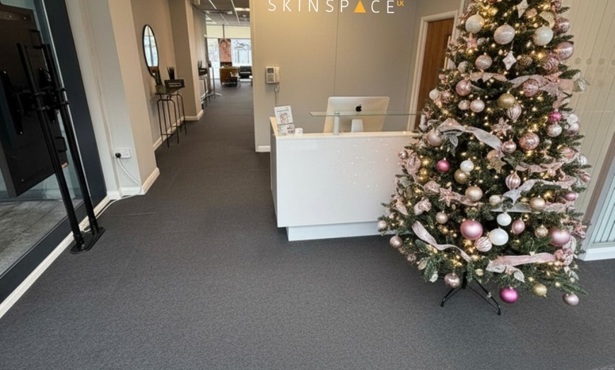 Image 6: One 3D Ultimate Body-Sculpting Session at SkinSpaceUK