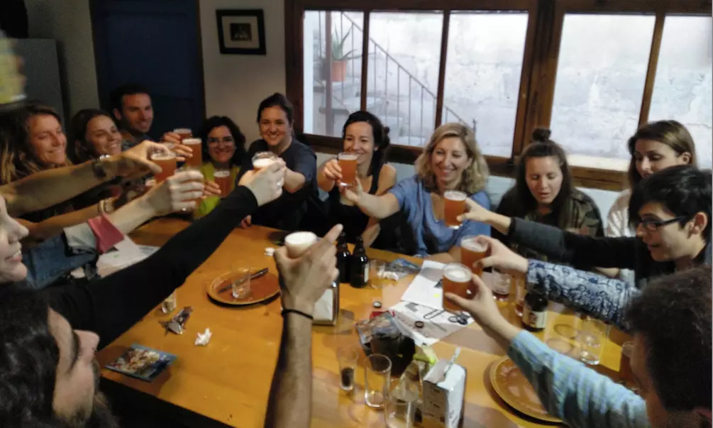 Cata de 5 cervezas con picada para 2, 4 u 8 personas