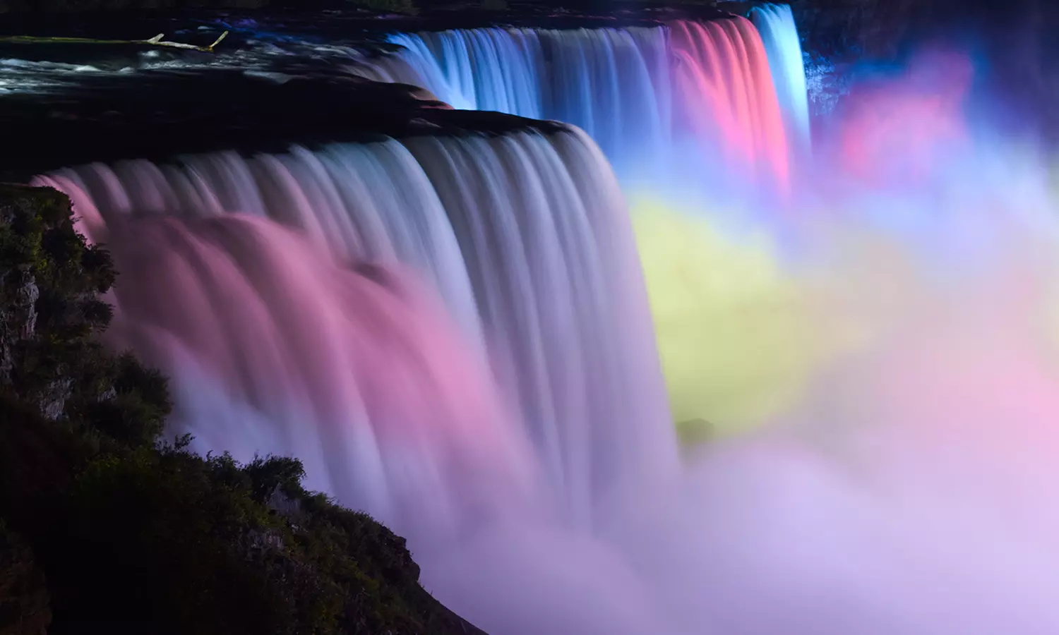 Stay with Family or Couples Package at Best Western Fallsview Hotel in Niagara Falls, ON. Dates into January. - Primary Image