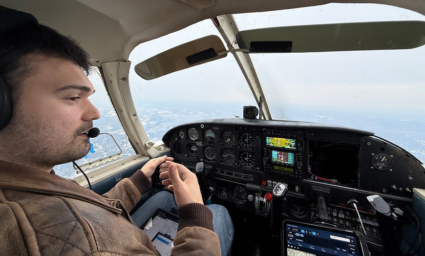 Image 5: Hands-On Flying Lessons & Scenic Philadelphia Tours