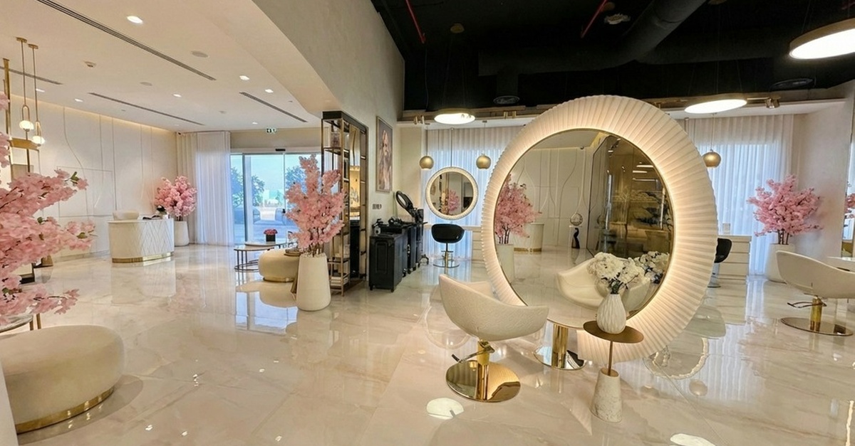 Relaxing Full Body, Deep Tissue, Slimming, Or Hot Stone Spa Treatment Relaxing Full Body, Deep Tissue, Slimming, Or Hot Stone Spa Treatment