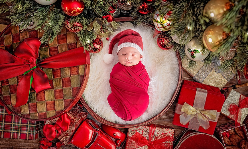 Image 19: Newborn Photography: Get a Standard, Deluxe or Solo Collection