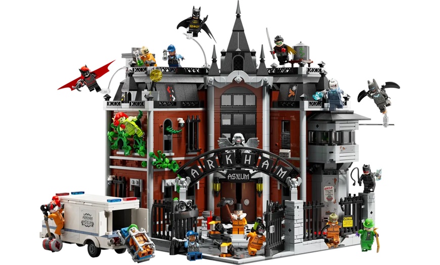 Image 3: LEGO Arkham Asylum™ 76300