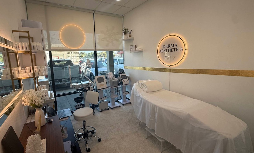 Image 3: One, Two or Three 60-Minute Signature Facials with Chemical Peels