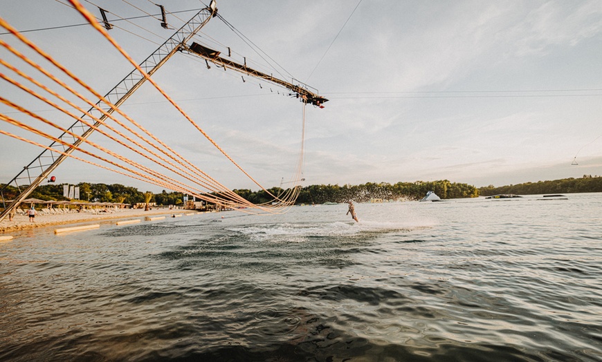 Image 9: 2-Std.- oder Tagesticket für Wakeboarden oder Wasserski für 1 Person