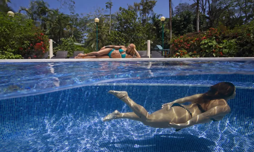 ✈ 6-night Costa Rica and Panama Trip with Air & Overwater Bungalow