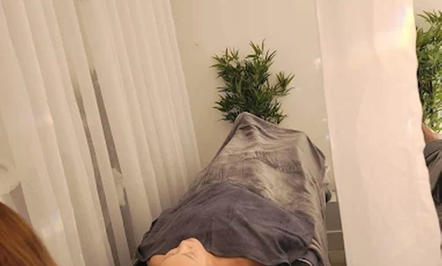 Image 5: 75-Min Head Spa for 1 or 2 w/Massage on Shoulders + Mini-Facial 
