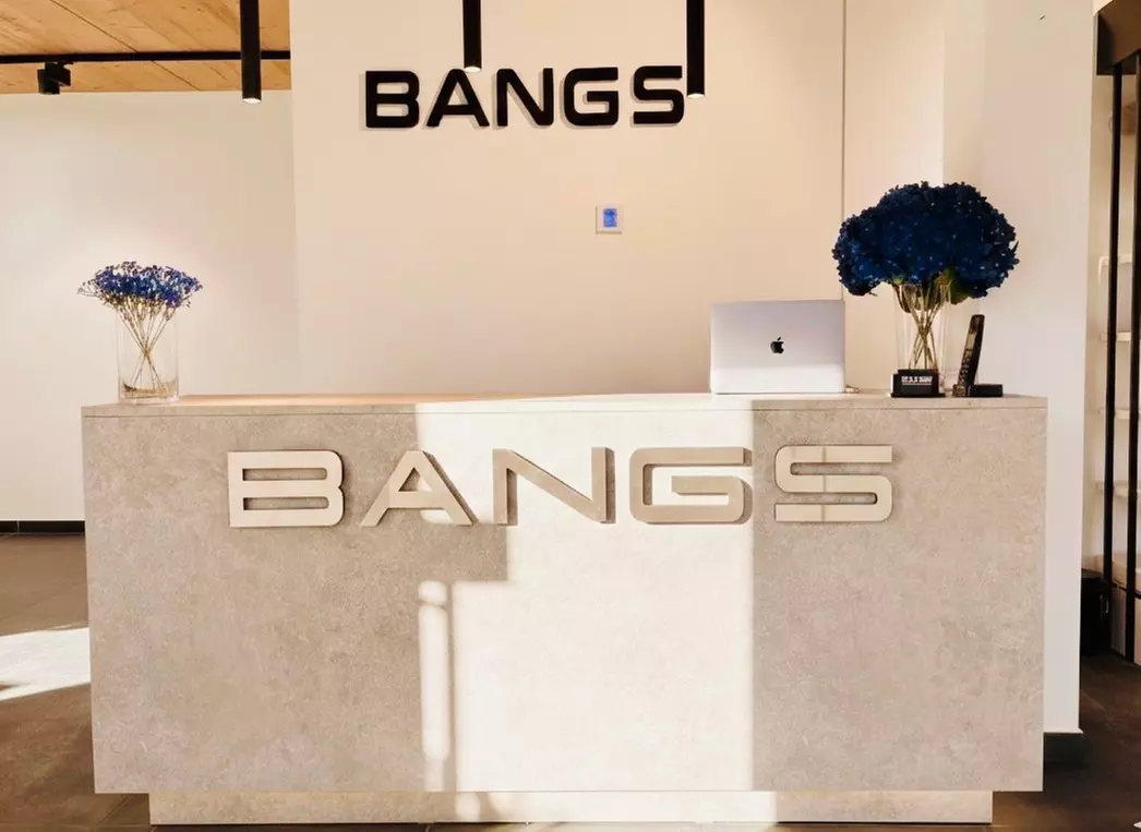 Waschen, Schneiden und Föhnen, opt. inkl. Ansatzfarbe für 1 Person