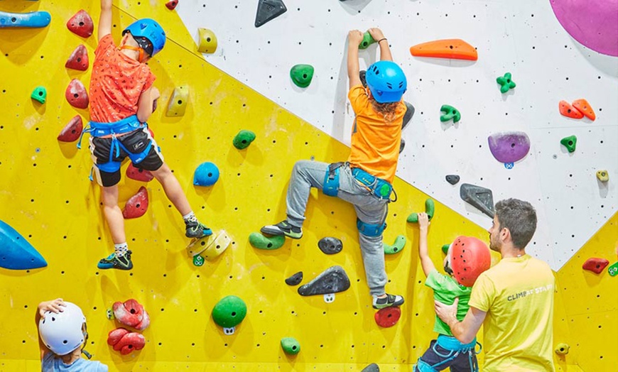 Image 2: Campamento Climbat Kids Thader con monitores, actividades y almuerzo