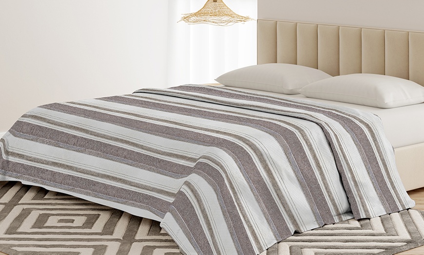 Image 19: Bankhoes en sprei van gerecycled katoen