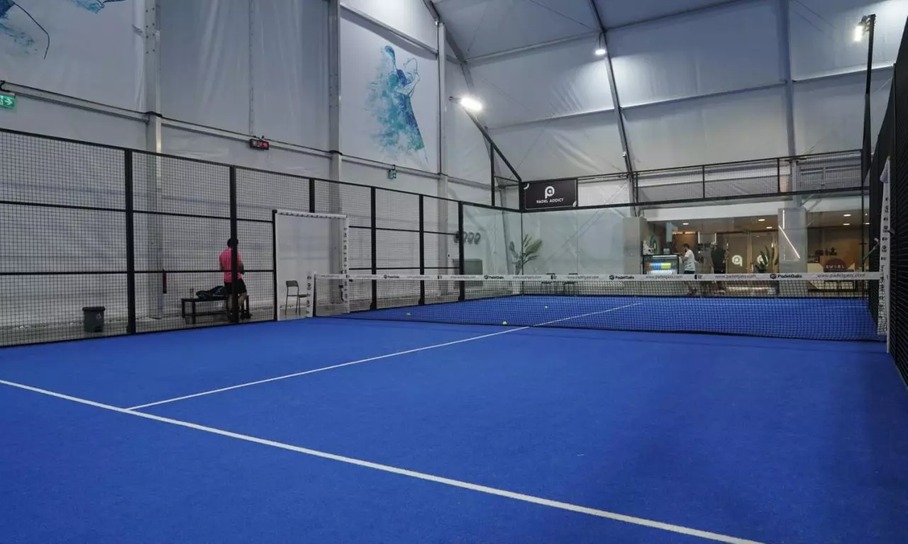 Thrilling Fun with Indoor Padel Court Access – 60, 90, or 120 Minute